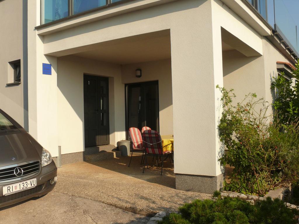 Apartment Branimir 奥米沙利 外观 照片