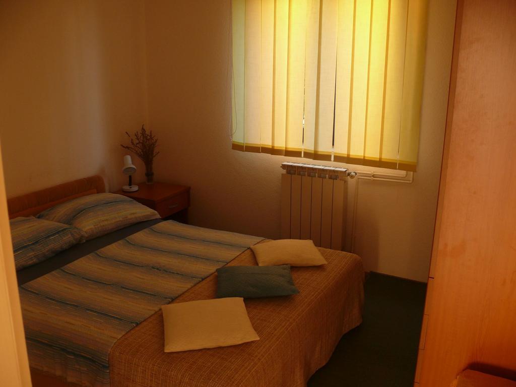 Apartment Branimir 奥米沙利 外观 照片