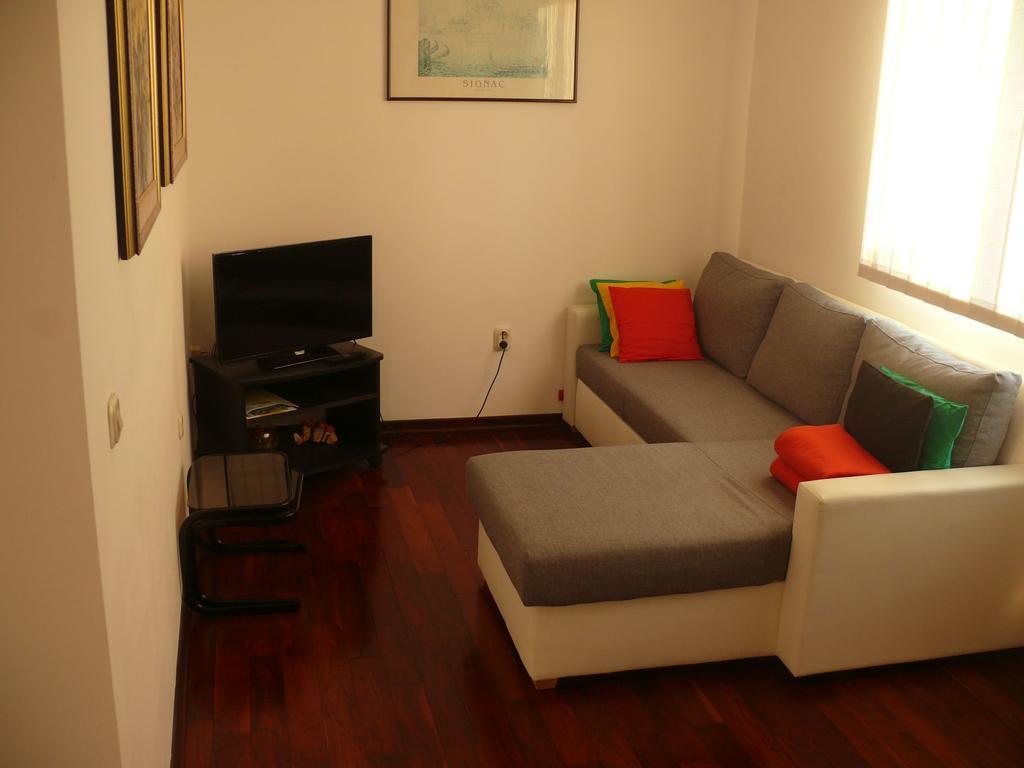 Apartment Branimir 奥米沙利 外观 照片
