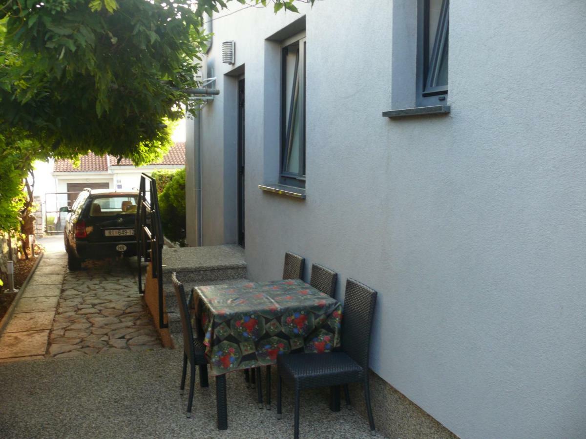 Apartment Branimir 奥米沙利 外观 照片
